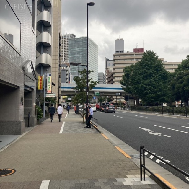 白金台ビル 前面道路