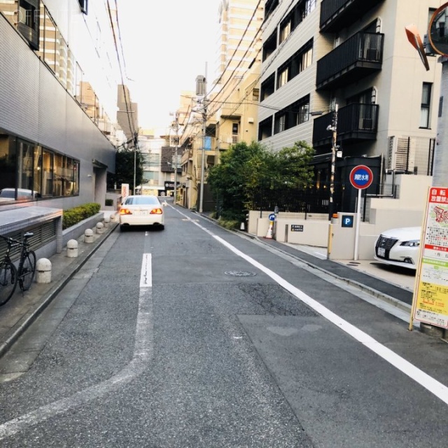 恵比寿パークプラザ ビル前面道路