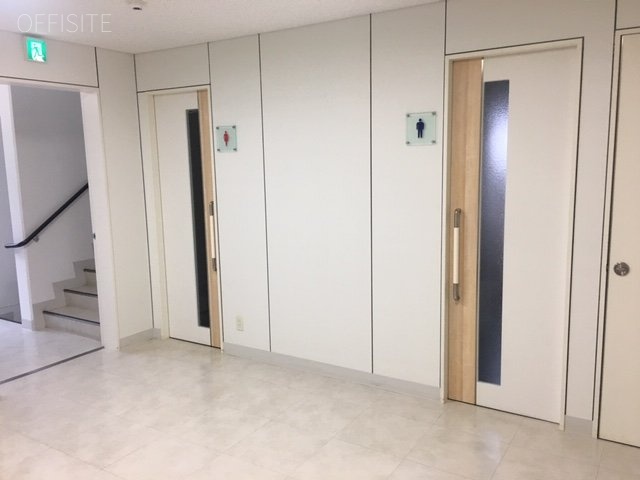 日研アラインビル トイレ入口