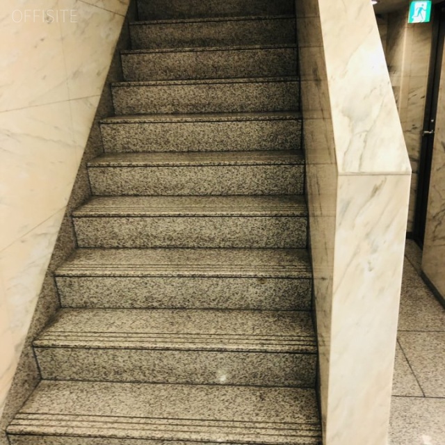 渡辺商事赤坂ビル エントランス