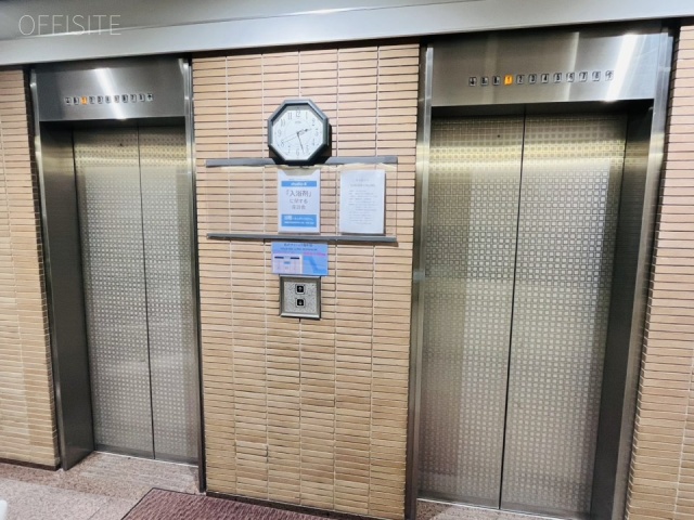 秩父屋ビル エントランス