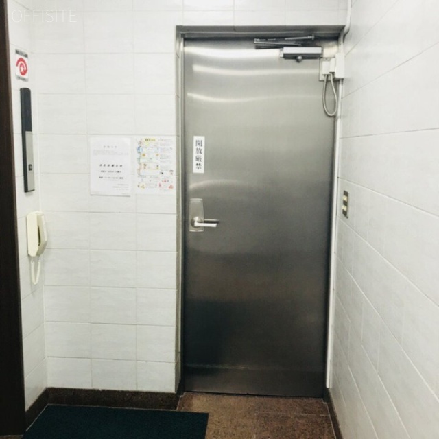 鈴仙ビル エントランス