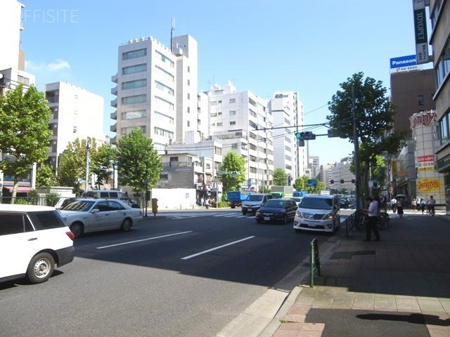 築地ビル ビル前面道路