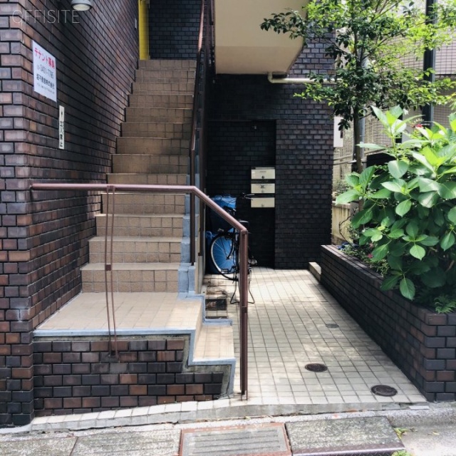 しもじまビル エントランス