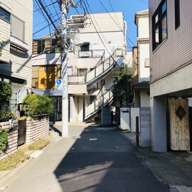 神宮前登喜和ビル ビル前面道路