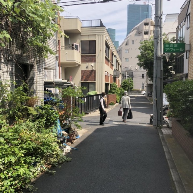 赤坂ミツワアビルネックス ビル前面道路