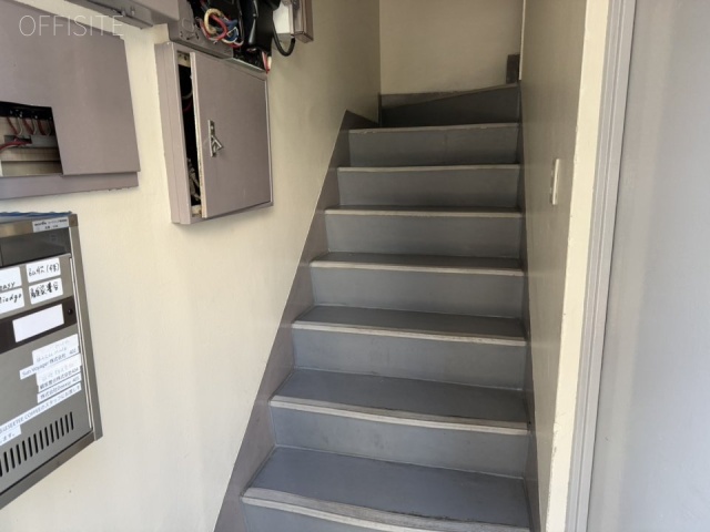 光第二ビル　階段