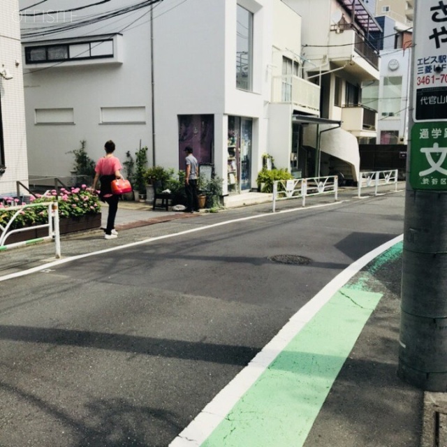 ブリルビル ビル前面道路