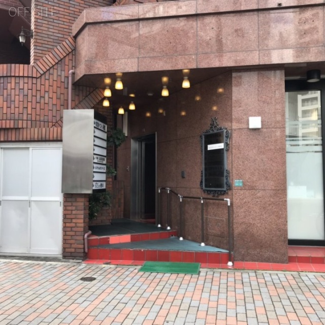 ヤマナカヤビル エントランス
