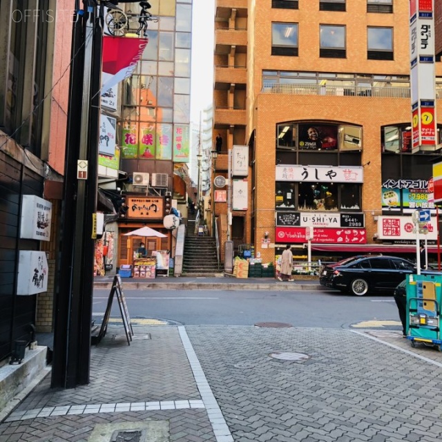 赤坂福富ビル ビル前面道路