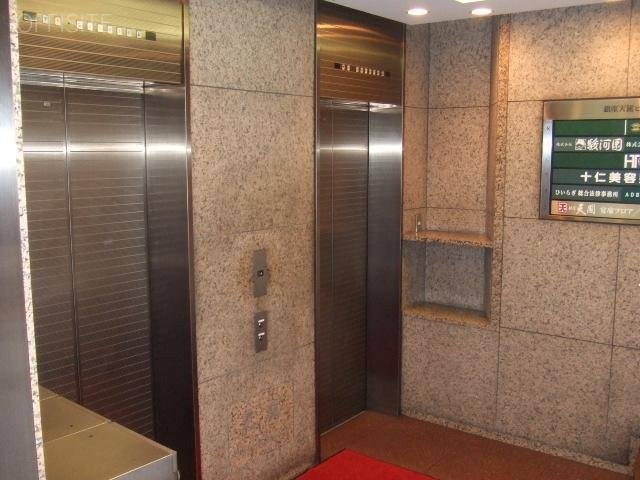 銀座天国ビル エレベータ