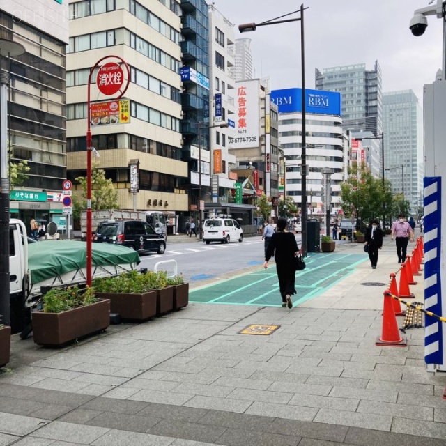 ACN芝大門ビル ビル前面道路