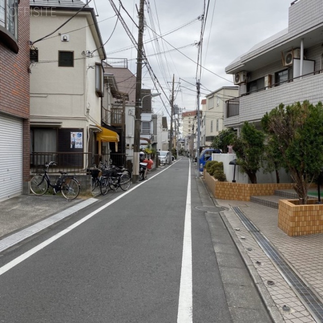 横尾ビル ビル前面道路