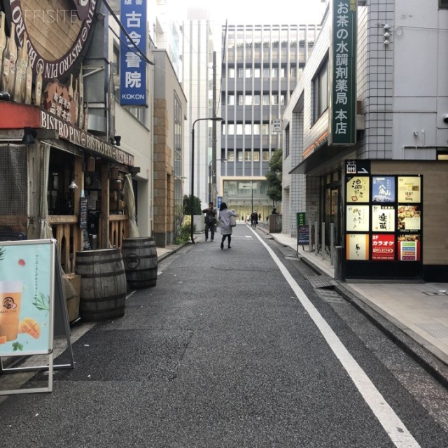 日宝御茶ノ水Piccolo ビル前面道路