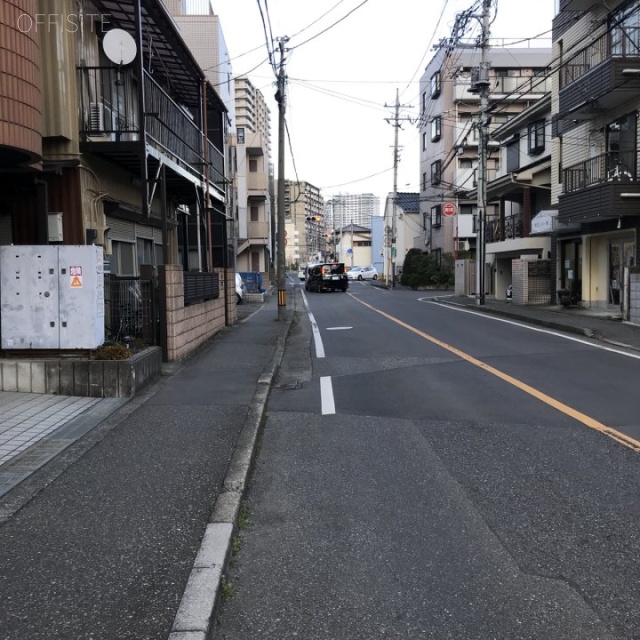 安藤恒産ビル ビル前面道路