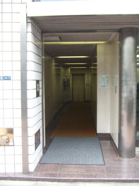 銀座和田ビル エントランス