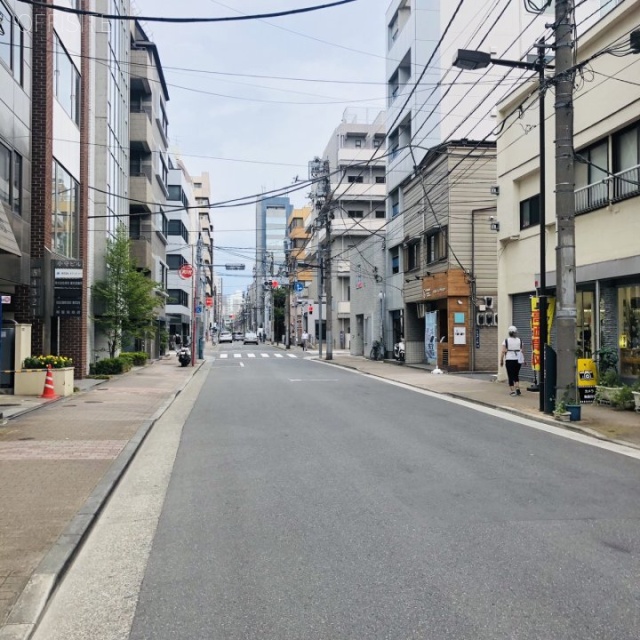 サンエイビル ビル前面道路