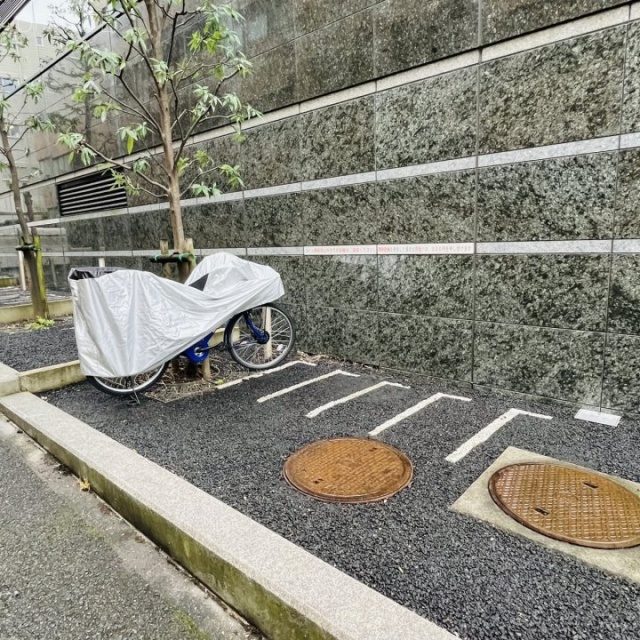 いちご本郷ビル 駐車場