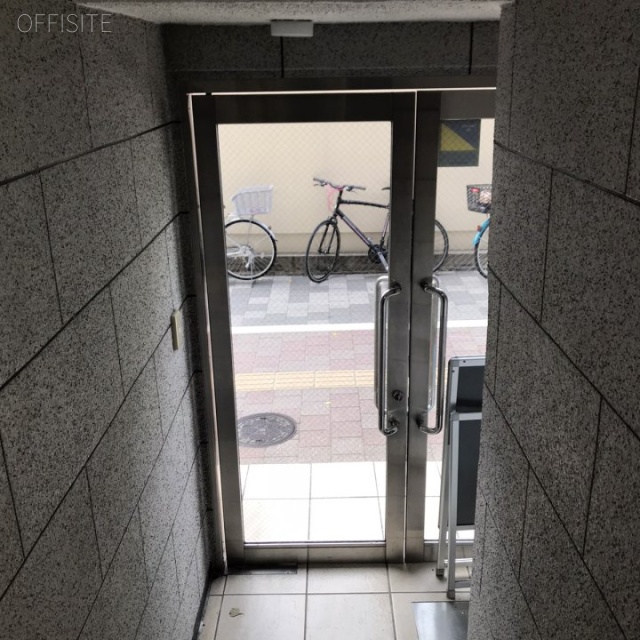 広徳ビル エントランス