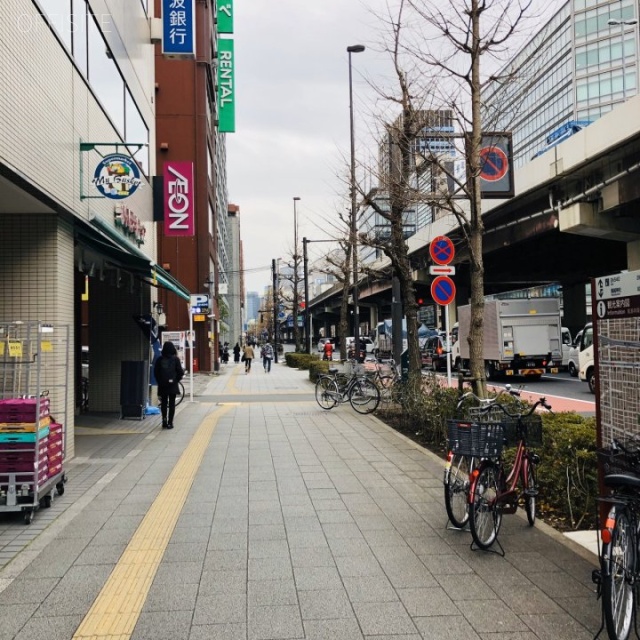 明治安田生命秋葉原昭和通りビル ビル前面道路