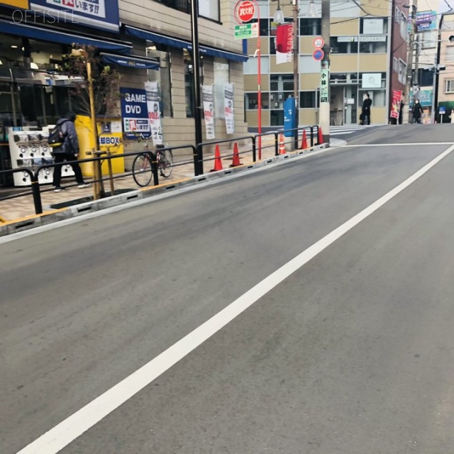 板橋駅前ビル ビル前面道路