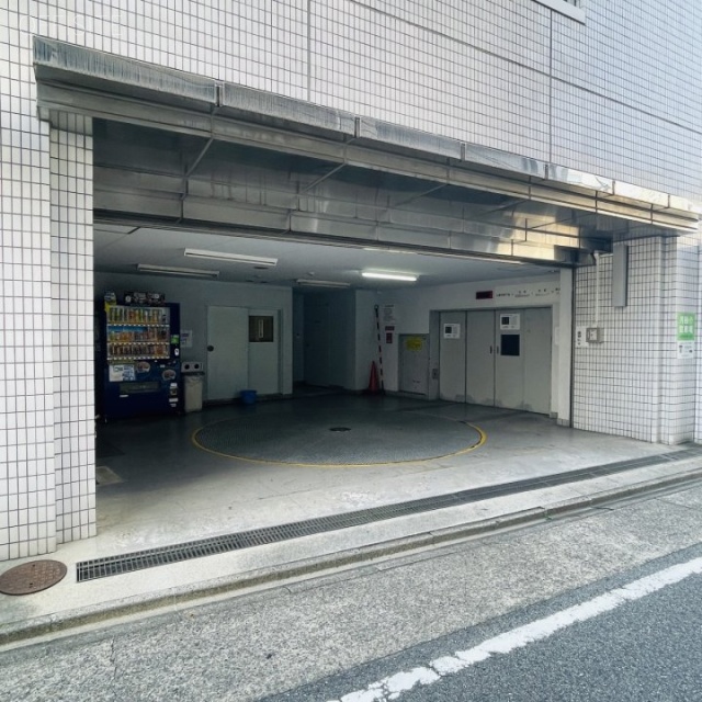 KVK金山ビル 駐車場