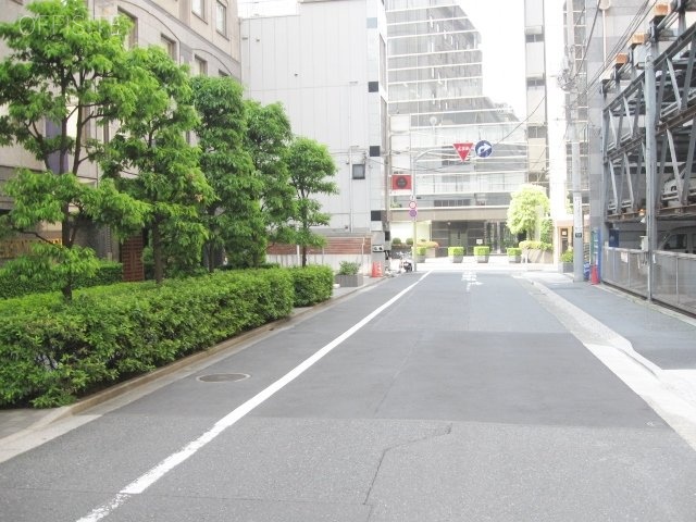FKビル ビル前面道路