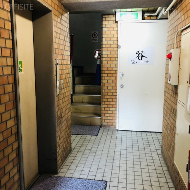 篠原ビル エントランス
