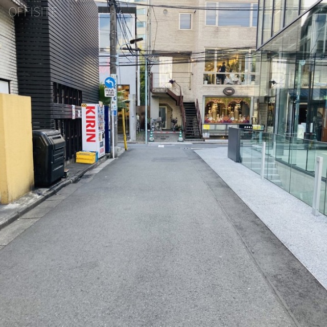 (仮)北青山3丁目計画 ビル前面道路