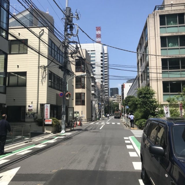 赤坂ZENビル ビル前面道路