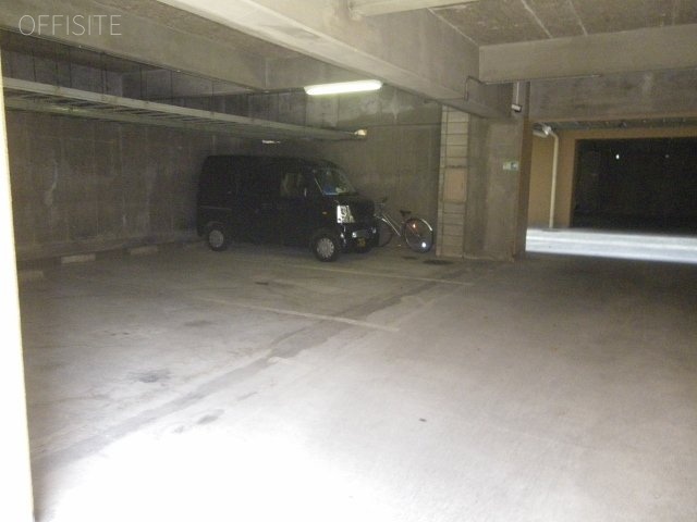 バロール代々木ビル 駐車場