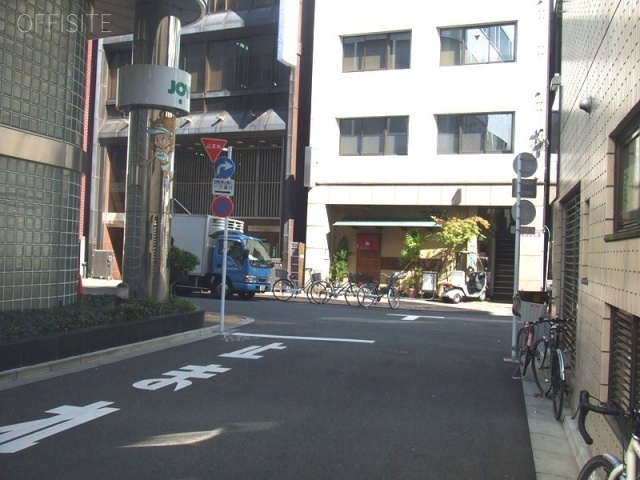 芳屋(よしや)ビル ビル前面道路