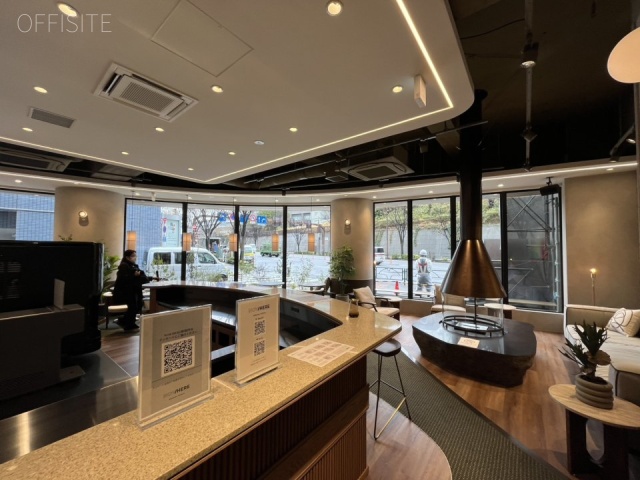 NOW/HERE新宿四谷　エントランス