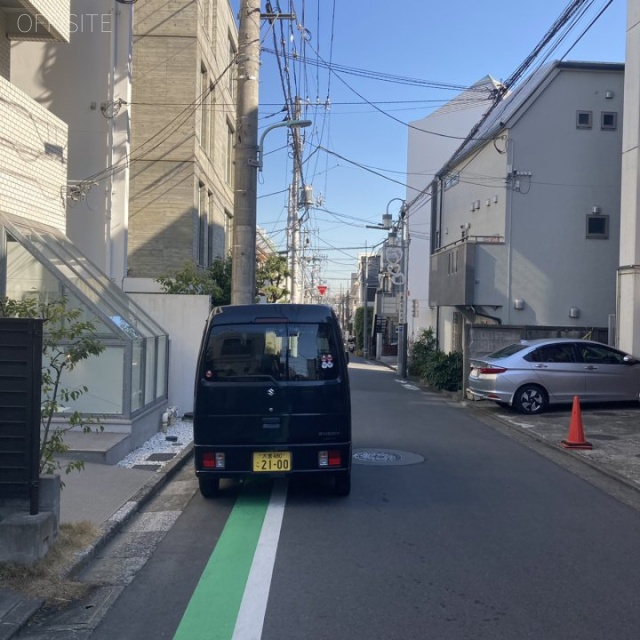 アルファ自由が丘ビル ビル前面道路