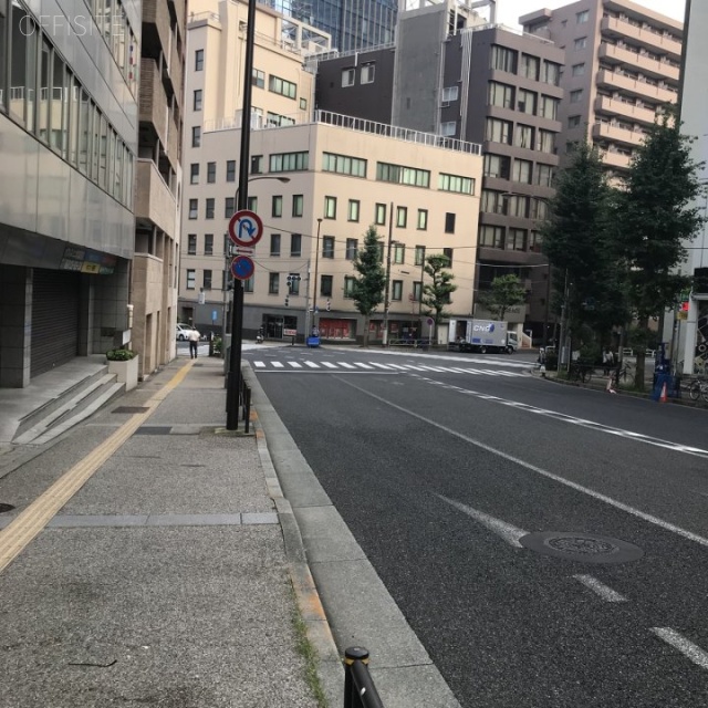 聖堂前ビル ビル前面道路