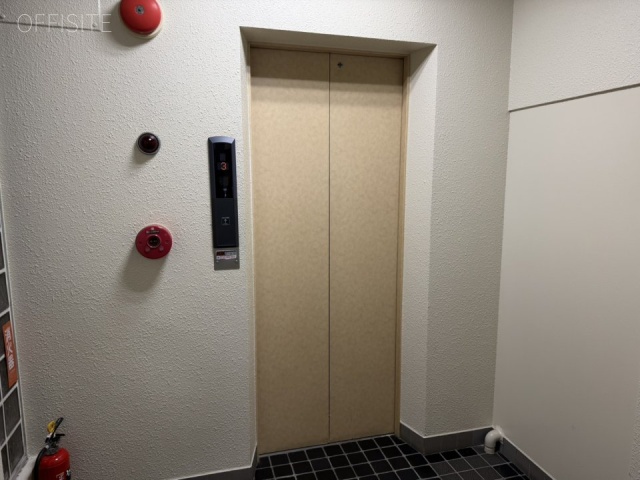 本間屋ビル　エレベーター