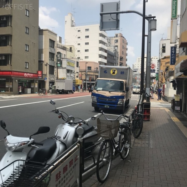 サテライト・フジビル ビル前面道路