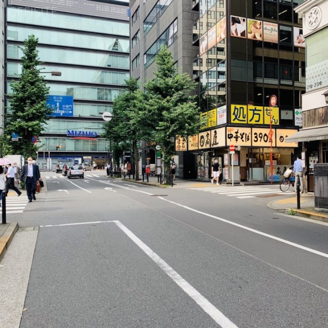 麹町平成ビル ビル前面道路