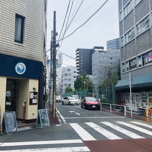 Sビル神田小川町 ビル前面道路