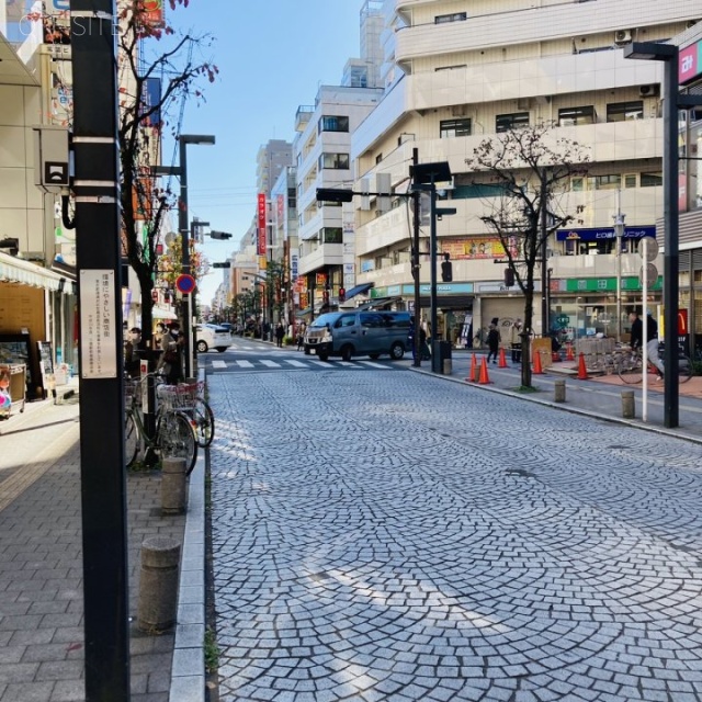 正栄ビル ビル前面道路