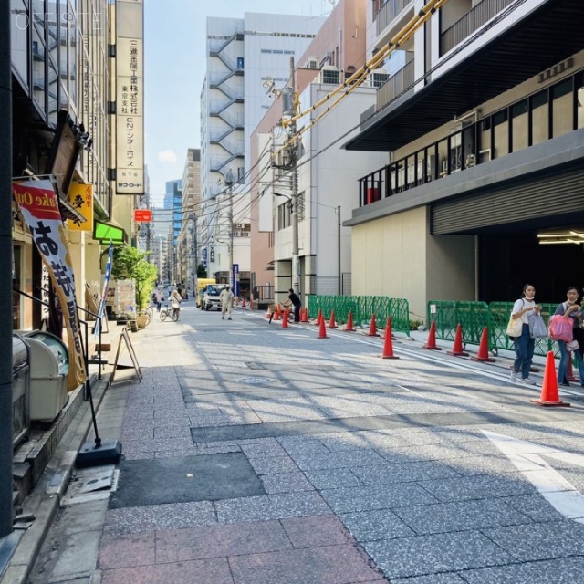 近江会館 ビル前面道路