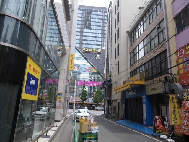 白銀会館ビル ビル前面道路
