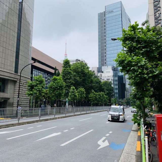 ユーマックスビル ビル前面道路
