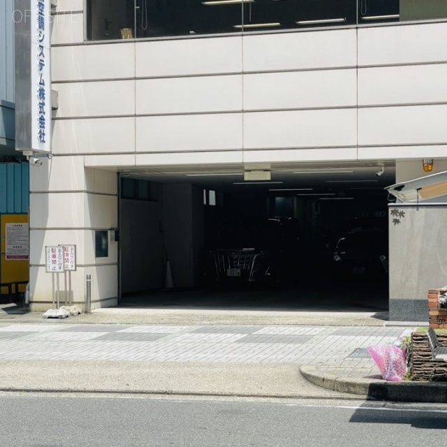 東朋ビル 駐車場