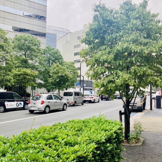 菱化ビル ビル前面道路