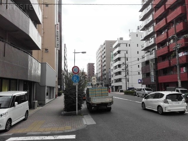 イマスNBビル ビル前面道路