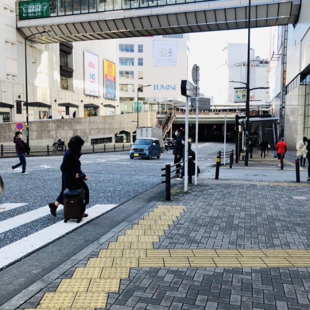 TN SQUARE ビル前面道路