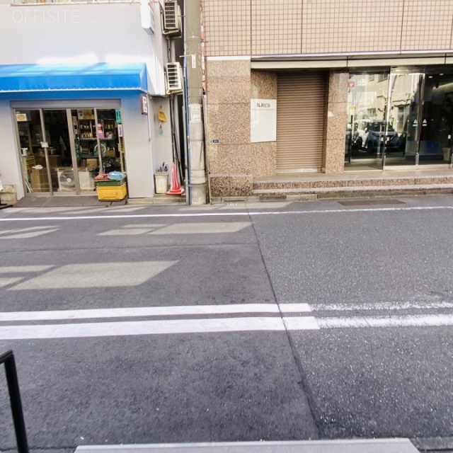 新富田所ビル ビル前面道路