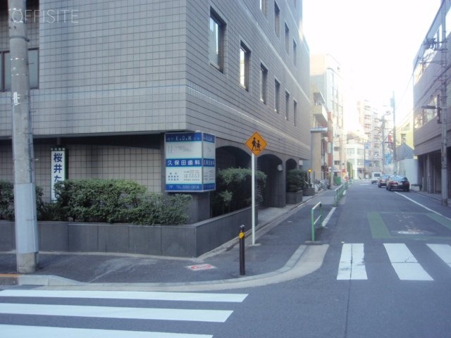 麹町ECKビル ビル前面道路