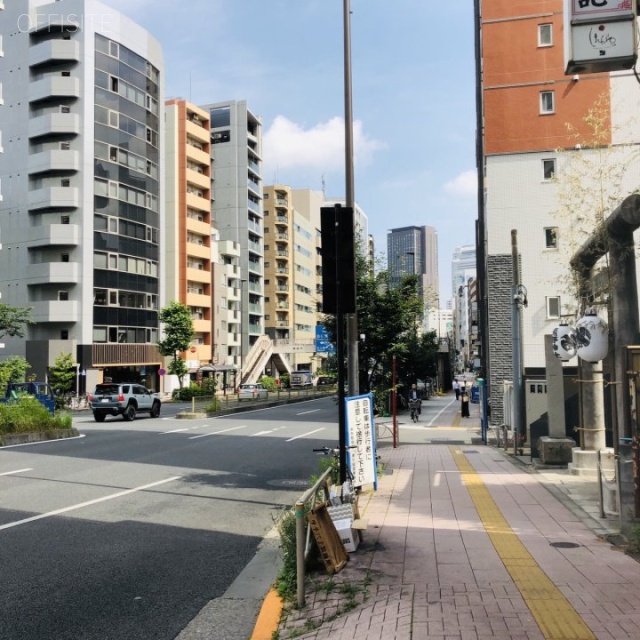 三貴ビル 前面は桜田通り